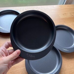 Set of Five Wilton 6inch layer cake pans. EUC.